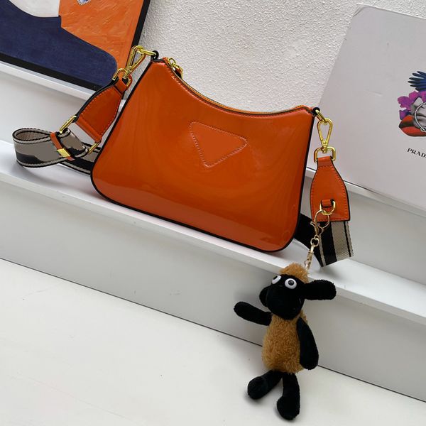 women designer shoulder bag plain crossbody bag handbag purse fashion triangular letter cowhide patent leather detachable embroidered should
women designer shoulder bag plain crossbody bag handbag purse fashion triangular letter cowhide patent leather detachable embroidered should