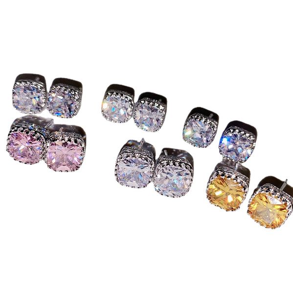 luxurious, simple classic stud earrings plated in 18k gold, eight hearts and eight arrows, zircon earrings, 1-carat square diamond earrings, Golden;silver
luxurious, simple classic stud earrings plated in 18k gold, eight hearts and eight arrows, zircon earrings, 1-carat square diamond earrings, Golden;silver