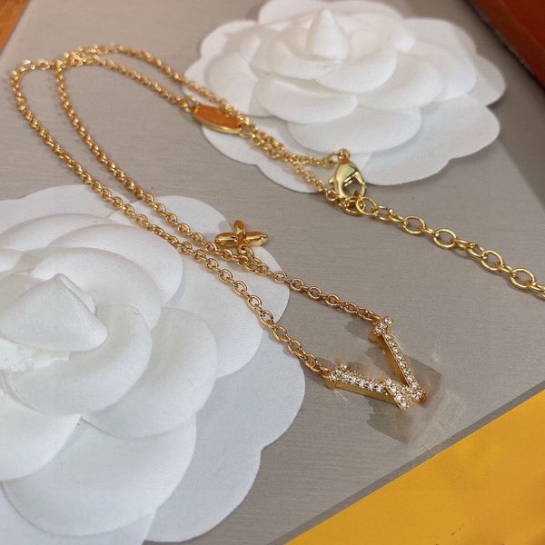 2023 fashion new designer necklace luxury yellow gold letter necklace simple elegant atmosphere no box, Silver
2023 fashion new designer necklace luxury yellow gold letter necklace simple elegant atmosphere no box, Silver