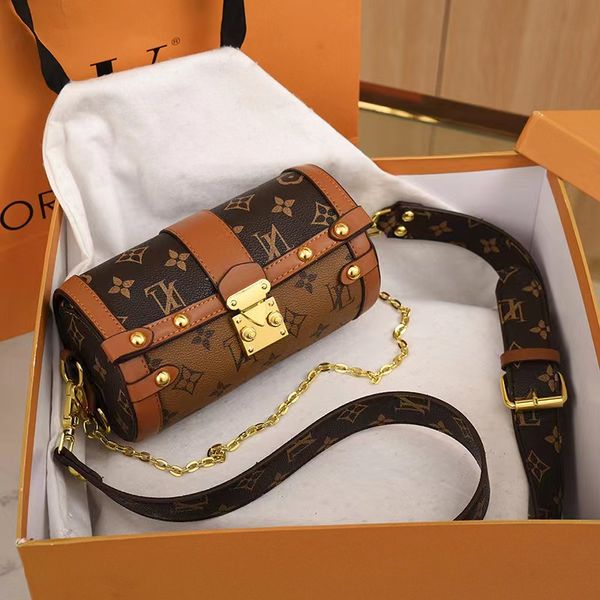 new women's shoulder bag chain designer bag fashion messenger bag yuantong chain crossbody bag
new women's shoulder bag chain designer bag fashion messenger bag yuantong chain crossbody bag