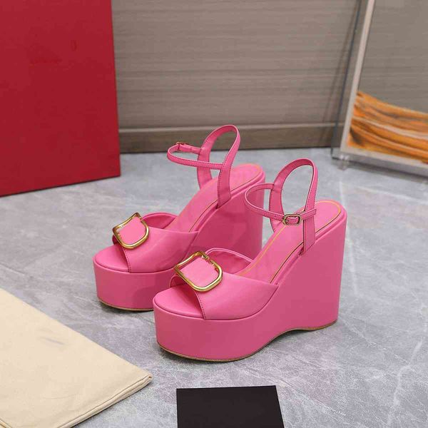2023 fashion sandals valentinosity luxury designer platform sandal classic slide women's high-heeled sandals hl032, Black
2023 fashion sandals valentinosity luxury designer platform sandal classic slide women's high-heeled sandals hl032, Black