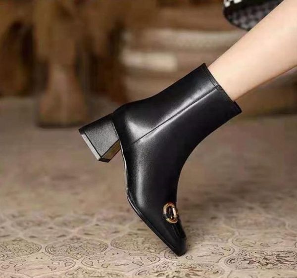 2021 autumn and winter fashion leisure show womens boots platform temperament boot cowhide leather black thick heel woman bootss s9290284
2021 autumn and winter fashion leisure show womens boots platform temperament boot cowhide leather black thick heel woman bootss s9290284