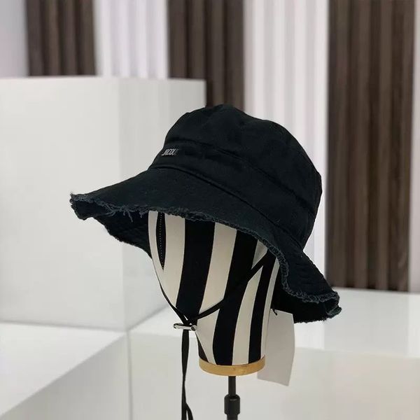 fashionable designer bucket hat made of durable raw edge canvas: stylish and adjustable headwear for women, ideal for summer outings, Blue;gray
fashionable designer bucket hat made of durable raw edge canvas: stylish and adjustable headwear for women, ideal for summer outings, Blue;gray