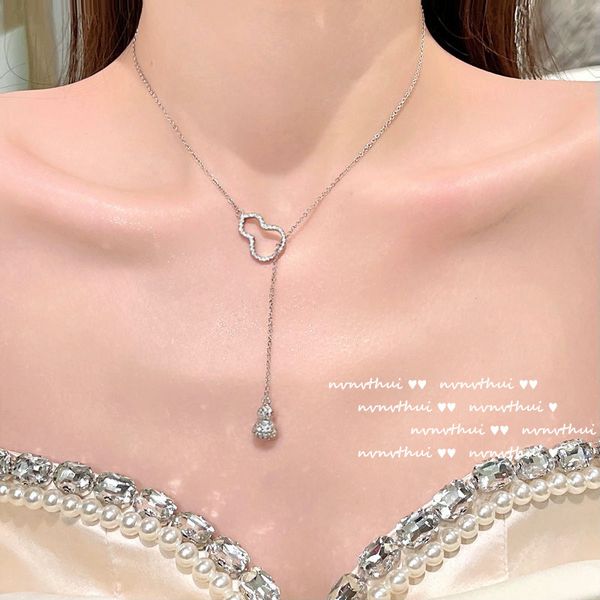 Luxurious Star River Gourd Gemstone Necklace, a Classic and Versatile Design by a Renowned Designer
Luxurious Star River Gourd Gemstone Necklace, a Classic and Versatile Design by a Renowned Designer