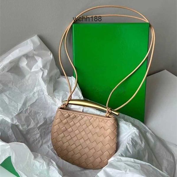 strap one girl portable metal bag designer small venetas woven 2023 solid color bottegas handle casual bags sardine shoulder cross body wome
strap one girl portable metal bag designer small venetas woven 2023 solid color bottegas handle casual bags sardine shoulder cross body wome