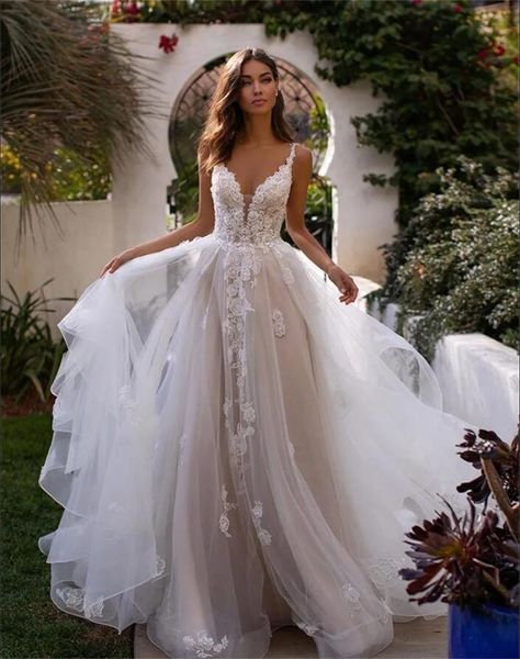 vintage spaghetti straps lace a line wedding dresses tulle applique ruffles court train garden wedding bridal gowns, White
vintage spaghetti straps lace a line wedding dresses tulle applique ruffles court train garden wedding bridal gowns, White
