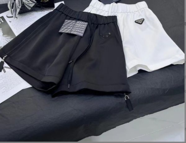 23ss summer new design fashion classic triangle brand side zipper casual all-match straight women's elastic shorts, White;black
23ss summer new design fashion classic triangle brand side zipper casual all-match straight women's elastic shorts, White;black