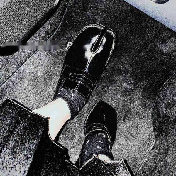 slipper flat round split toe shallow women single shoe lazy slip on slingback mule leather soft loafer 220622, Black
slipper flat round split toe shallow women single shoe lazy slip on slingback mule leather soft loafer 220622, Black