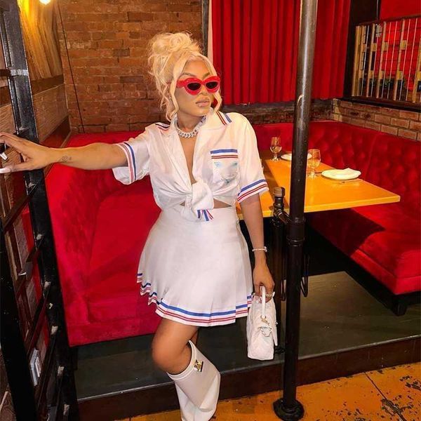 2023 women two pieces dress suit designer new summer positioning print stripe shirt pleated short skirt outfits, Black;pink
2023 women two pieces dress suit designer new summer positioning print stripe shirt pleated short skirt outfits, Black;pink