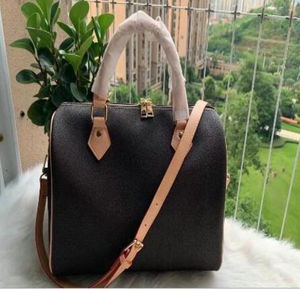 2020 new women messenger travel bag classic style fashion bags shoulder bags lady totes handbags 30 cm with key lock yun874544999311
2020 new women messenger travel bag classic style fashion bags shoulder bags lady totes handbags 30 cm with key lock yun874544999311