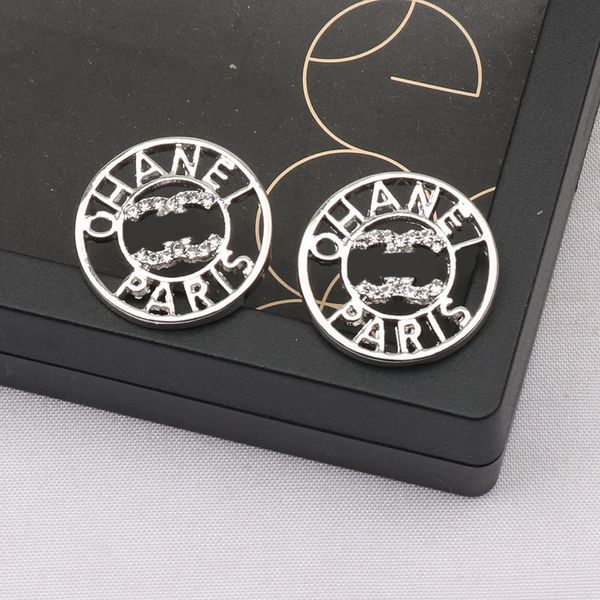 20mixed luxury designer brand letter stud earring for charm women studs carved letters fashion earrings wedding party jewerlry high quality, Golden;silver
20mixed luxury designer brand letter stud earring for charm women studs carved letters fashion earrings wedding party jewerlry high quality, Golden;silver
