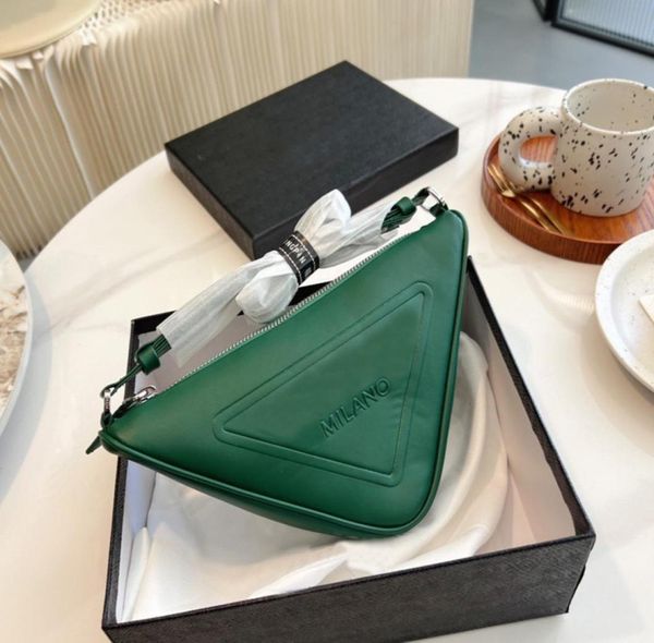classic designer triangle bag luxury womens shoulder bag 5a fashion letter pattern mini crossbody handbag lady purse2933547
classic designer triangle bag luxury womens shoulder bag 5a fashion letter pattern mini crossbody handbag lady purse2933547