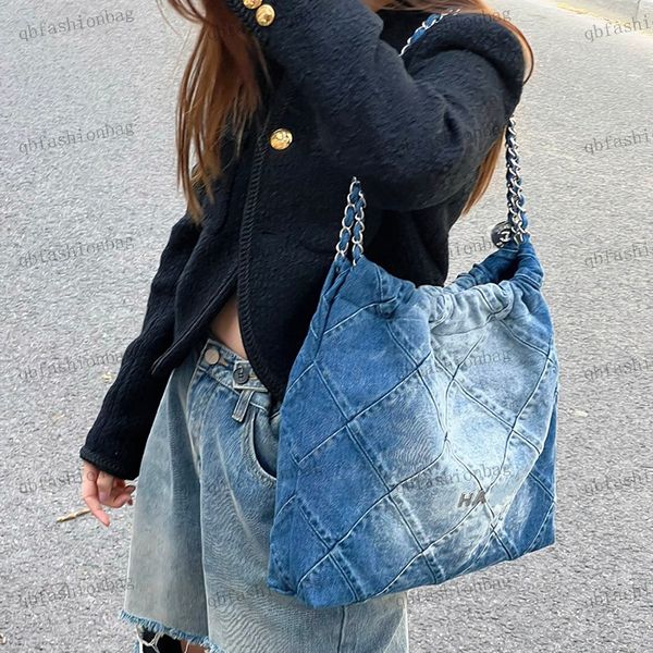 designer womens denim garbage bag shopping bag retro hardware metal buckle coin charm matelasse chain shoulder bags tote crossbody bags trav
designer womens denim garbage bag shopping bag retro hardware metal buckle coin charm matelasse chain shoulder bags tote crossbody bags trav