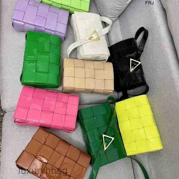 designer bottegas bags venetas cassettes bag fashion 2023 products summer candy cowhide woven single shoulder messenger leather pil have log
designer bottegas bags venetas cassettes bag fashion 2023 products summer candy cowhide woven single shoulder messenger leather pil have log