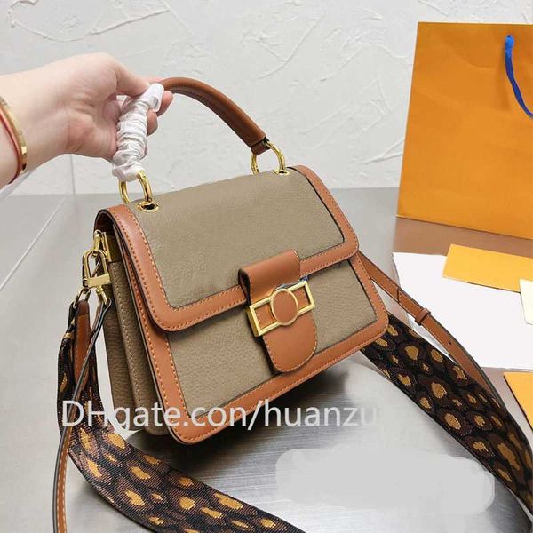 evening bags women messenger postman squire bag embossed l letter crossbody bags cowhide leather two shoulder strap fashion handbags pursem
evening bags women messenger postman squire bag embossed l letter crossbody bags cowhide leather two shoulder strap fashion handbags pursem