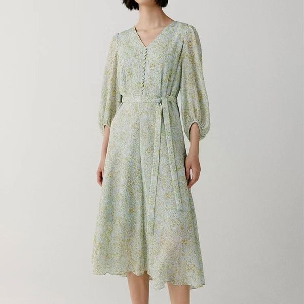 v-neck dress with lace up real silk crepe de chine long dress 2023 summer women's mulberry silk floral fresh mid length dress robe, Black;gray
v-neck dress with lace up real silk crepe de chine long dress 2023 summer women's mulberry silk floral fresh mid length dress robe, Black;gray