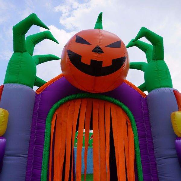 customized halloween outdoor entrance decoration inflatable tunnel arch with pumpkin head and ghost claws
customized halloween outdoor entrance decoration inflatable tunnel arch with pumpkin head and ghost claws
