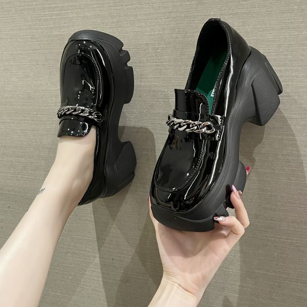 2022 autumn new metal chain platform lolita goth school shoes for women patent leather round head women pumps loafers, Black;white
2022 autumn new metal chain platform lolita goth school shoes for women patent leather round head women pumps loafers, Black;white