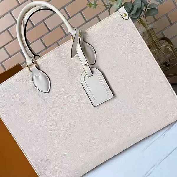shoulder bags designer tote bag fashion totes onthego luxury handbags women's classic palm print embossed letters cowhide purse differe, Black;red
shoulder bags designer tote bag fashion totes onthego luxury handbags women's classic palm print embossed letters cowhide purse differe, Black;red