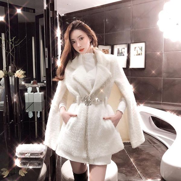 dress autumn winter new white chic beaded elegant warm veet faux fur cloak jacket for women bat streetwear abrigos mujer invierno
dress autumn winter new white chic beaded elegant warm veet faux fur cloak jacket for women bat streetwear abrigos mujer invierno