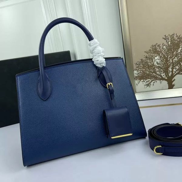 luxury designer bags cross body handbag shoulder totes bag handbags high-quality crossbody ladies fashion classic retro size 33 24 15 cm wit, Black;red
luxury designer bags cross body handbag shoulder totes bag handbags high-quality crossbody ladies fashion classic retro size 33 24 15 cm wit, Black;red