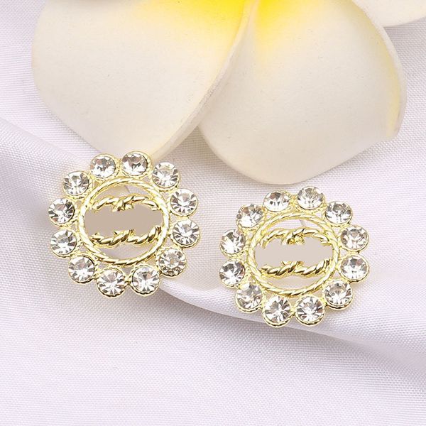 20mixed luxury designer brand letter stud earring for fashion women letters studs rhinestone round charm earrings wedding party jewerlry, Golden;silver
20mixed luxury designer brand letter stud earring for fashion women letters studs rhinestone round charm earrings wedding party jewerlry, Golden;silver