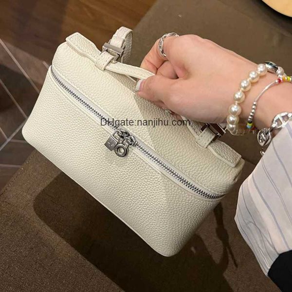 designer luxury evening handbags bag loropiana lp lunch box bag genuine leather handbag simple one shoulder diagonal cross bag makeup bag fo
designer luxury evening handbags bag loropiana lp lunch box bag genuine leather handbag simple one shoulder diagonal cross bag makeup bag fo