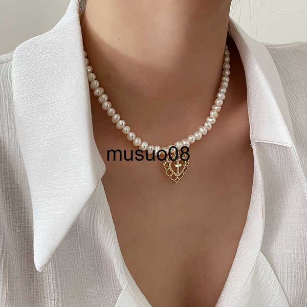 pendant necklaces retro girl palace hollow love cross pendant pearl necklace chocker clavicle chain necklace jewelry for women beads j230601, Silver
pendant necklaces retro girl palace hollow love cross pendant pearl necklace chocker clavicle chain necklace jewelry for women beads j230601, Silver