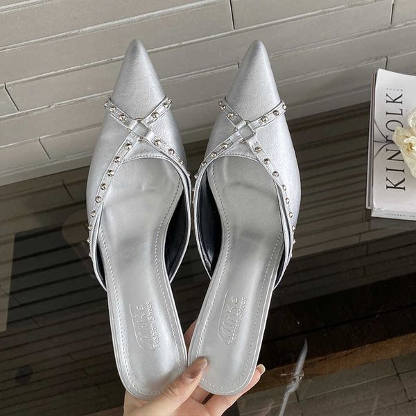 woman slippers fashion rivet woman low heel shoes slides in new 2023 spring summer luxury ladies pumps sandals slip on female mules 230511, Black
woman slippers fashion rivet woman low heel shoes slides in new 2023 spring summer luxury ladies pumps sandals slip on female mules 230511, Black