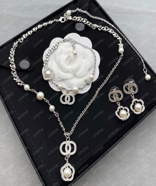 fashion pearl earrings set for women c earring luxurys designers heart necklace earrings jewelry choker with box d2111303z1229886, Black
fashion pearl earrings set for women c earring luxurys designers heart necklace earrings jewelry choker with box d2111303z1229886, Black