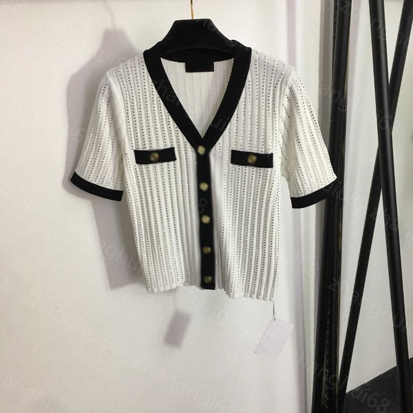 23ss womens designer clothing womens knits b letter button drill striped v-neck short sleeve knitted cardigan womens clothes, White
23ss womens designer clothing womens knits b letter button drill striped v-neck short sleeve knitted cardigan womens clothes, White