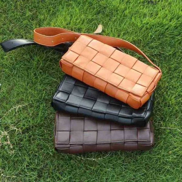 designer bottegas bags venetas cassettes fashion vegan leather women messenger versatile daily lady weave knit shoulder crossbody c have log
designer bottegas bags venetas cassettes fashion vegan leather women messenger versatile daily lady weave knit shoulder crossbody c have log