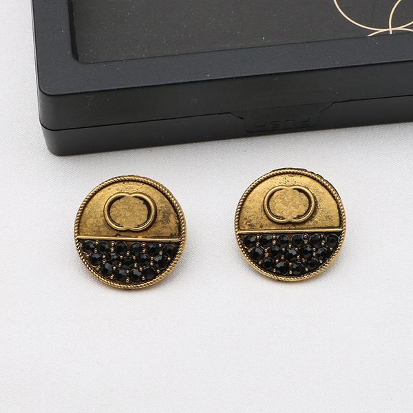 20mixed luxury designer 18k gold plated letters stud earring for famous women retro style studs round earring wedding jewerlry, Golden;silver
20mixed luxury designer 18k gold plated letters stud earring for famous women retro style studs round earring wedding jewerlry, Golden;silver