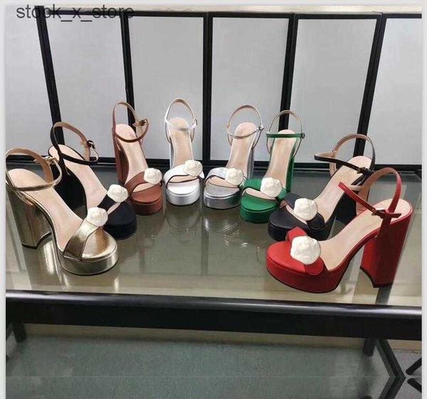 2023 new fashion women high heels leather sandals girls casual summer outdoor thick 11cm ggs''gg heel wedge pumps shoe black brown
2023 new fashion women high heels leather sandals girls casual summer outdoor thick 11cm ggs''gg heel wedge pumps shoe black brown