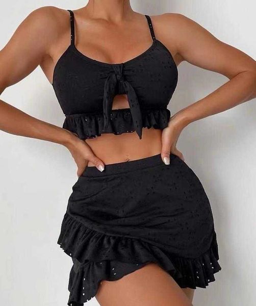 2023 new women's summer 3pcs beachwear bikini sets solid ruffles knot camisole + low waist thong + irregular ruffle skirts, White
2023 new women's summer 3pcs beachwear bikini sets solid ruffles knot camisole + low waist thong + irregular ruffle skirts, White