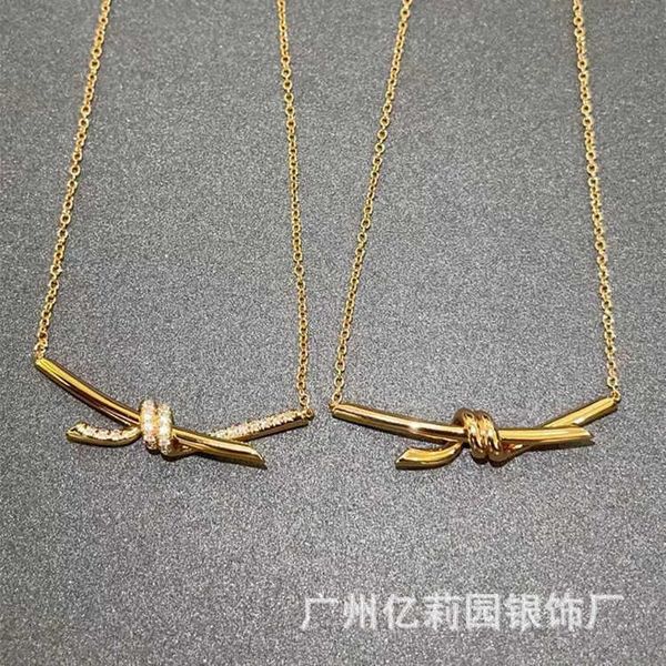 eller v gold tiffay knot necklace 18k rose gold diamond knot full of diamond bone, Black
eller v gold tiffay knot necklace 18k rose gold diamond knot full of diamond bone, Black