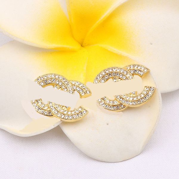 luxury designer 18k gold plated letters stud earring for famous women rhinestone studs earring wedding jewerlry, Golden;silver
luxury designer 18k gold plated letters stud earring for famous women rhinestone studs earring wedding jewerlry, Golden;silver