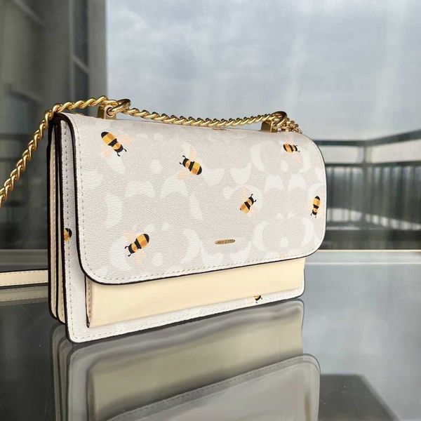 shoulder bag chain bag luxury crossbody designer women bags handbag fashion letters print shopping handbags tote purse travel bags honeybee
shoulder bag chain bag luxury crossbody designer women bags handbag fashion letters print shopping handbags tote purse travel bags honeybee