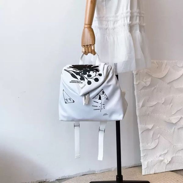 2023 new classic shoulder bags tote bag designer totes backpack style canvas handbags luxury fashion high-end shoulders high-quality high-ca, Black;red
2023 new classic shoulder bags tote bag designer totes backpack style canvas handbags luxury fashion high-end shoulders high-quality high-ca, Black;red