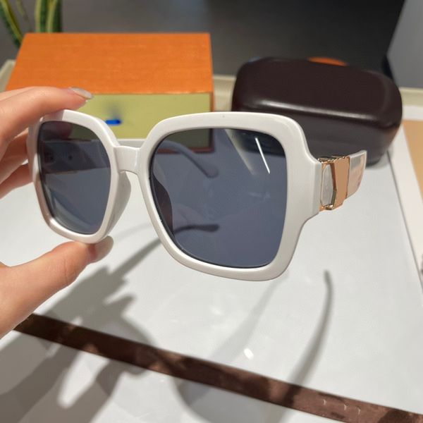 2023 luxury fashion classic pilot sunglasses for women men metal oval gold frame uv400 designer vintage style attitude sunglasses protection, White;black
2023 luxury fashion classic pilot sunglasses for women men metal oval gold frame uv400 designer vintage style attitude sunglasses protection, White;black