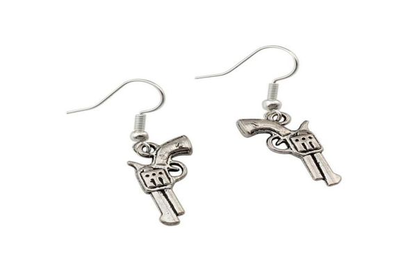 24pair lots alloy revolver gun charm sp chandelier earrings gift pouch silver fish ear hook r754766910
24pair lots alloy revolver gun charm sp chandelier earrings gift pouch silver fish ear hook r754766910