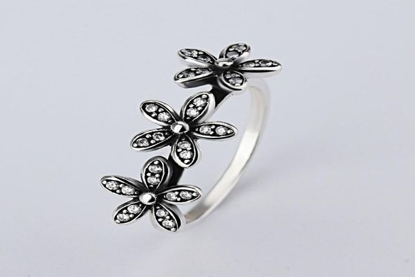 a whole exquisite diamond three flower 925 silver signature ring fit pandora cubic zirconia anniversary jewelry for women chri3683561
a whole exquisite diamond three flower 925 silver signature ring fit pandora cubic zirconia anniversary jewelry for women chri3683561