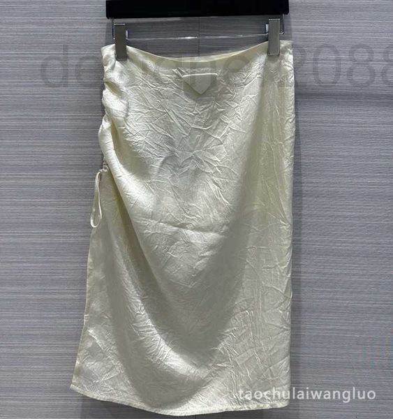 skirts designer drawn pleated mid length skirt with french elegance, high-end drape and split design, light thin wrap buttocks skirt, summer, Black
skirts designer drawn pleated mid length skirt with french elegance, high-end drape and split design, light thin wrap buttocks skirt, summer, Black
