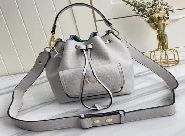 bucket bag handbag shoulder crossbody bags grained calf leather fashion classic turn lock removable adjustable strap drawstring to1335180, Black;red
bucket bag handbag shoulder crossbody bags grained calf leather fashion classic turn lock removable adjustable strap drawstring to1335180, Black;red