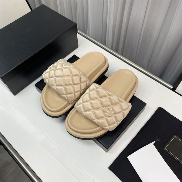 designer shoes cc beach sandals slides summer luxury slippers fashion outdoor sandal women daily wear vf
designer shoes cc beach sandals slides summer luxury slippers fashion outdoor sandal women daily wear vf