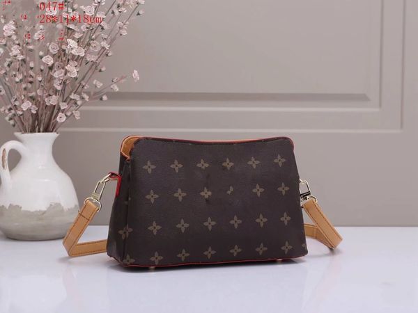 luxurys designers fashion womens crossbody wallet backpack handbags purses card holder handbag shoulder tote bags mini bag wallet
luxurys designers fashion womens crossbody wallet backpack handbags purses card holder handbag shoulder tote bags mini bag wallet