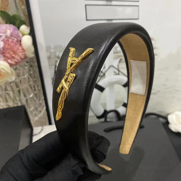 designer women's luxury headband fashion sports headband letter elastic leather retro girls' yoga headband party
designer women's luxury headband fashion sports headband letter elastic leather retro girls' yoga headband party