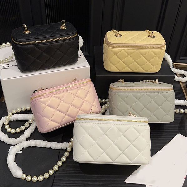 5 colors women designer vanity box bag pearl chain gold metal hardware lambskin leather shoulder crossbody handbag lady cosmetic case purse
5 colors women designer vanity box bag pearl chain gold metal hardware lambskin leather shoulder crossbody handbag lady cosmetic case purse