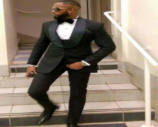 fashionable one button groomsmen shawl lapel groom tuxedos men suits weddingpromdinner man blazerjacketpantstievest 6178128702, Black;gray
fashionable one button groomsmen shawl lapel groom tuxedos men suits weddingpromdinner man blazerjacketpantstievest 6178128702, Black;gray