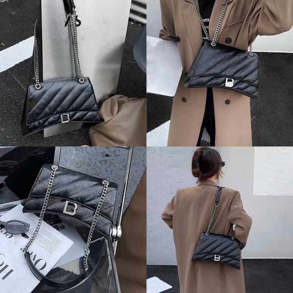 women's bag 2023 new fashion advanced pleated chain underarm bag fashion mesh red crossbody bag hourglass bag
women's bag 2023 new fashion advanced pleated chain underarm bag fashion mesh red crossbody bag hourglass bag